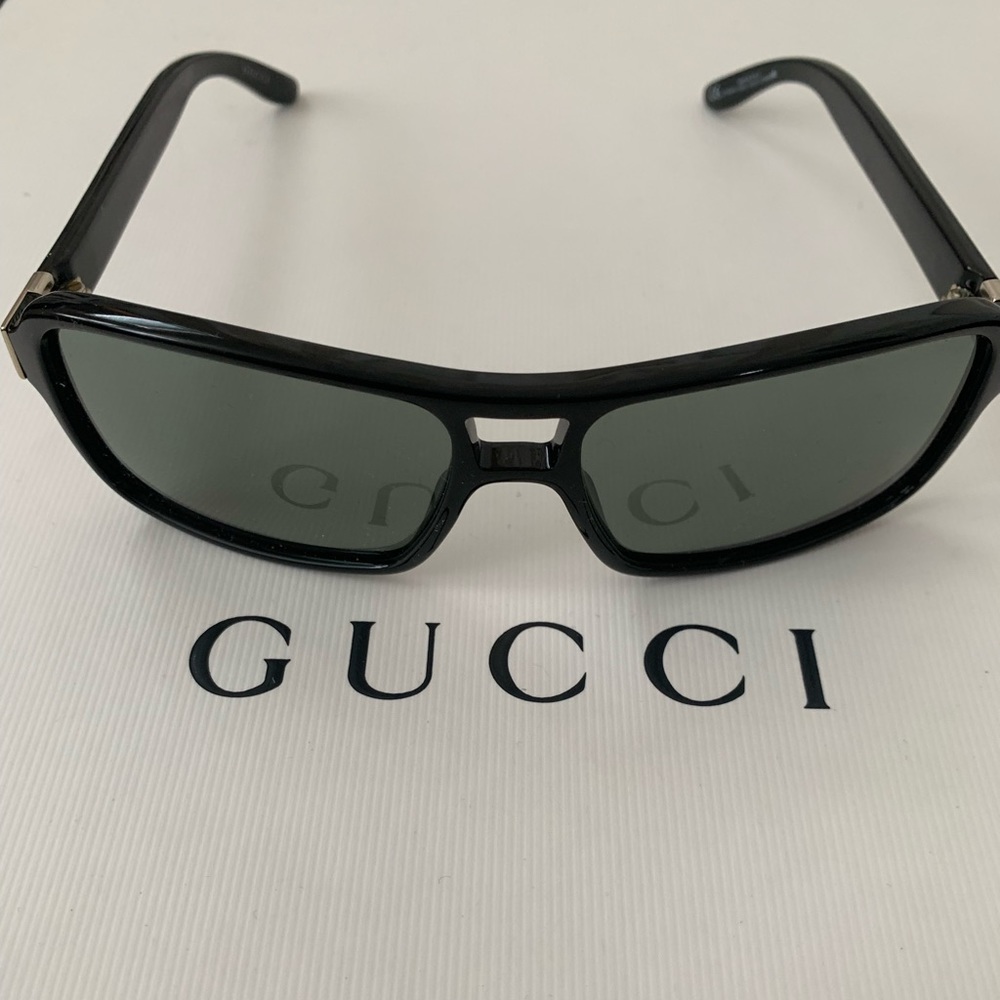 New Gucci Sunglasses 100% Authentic.